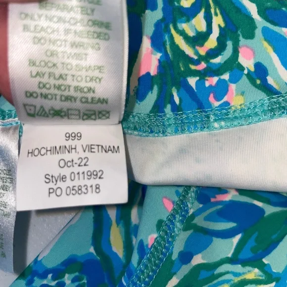 EUC Lilly Pulitzer UPF 50+ Luxletic High Rise Cropped Legging Surf Blue Size XXL - Picture 5 of 7